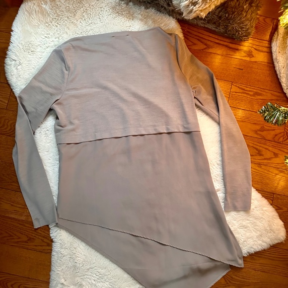 Zara Asymmetrical Long Sleeve - Picture 3 of 3